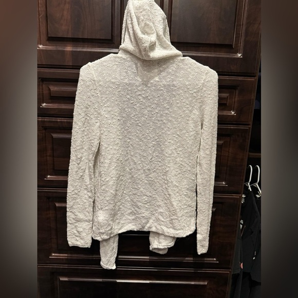 Abercrombie cozy White Kids cardigan size 13/14 - Picture 2 of 3